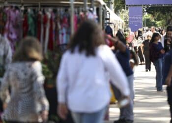 Desemprego no trimestre cai para menor taxa da série histórica Desemprego no trimestre cai para menor taxa da série histórica